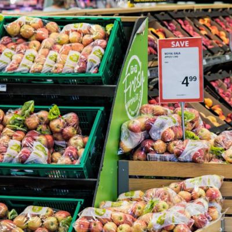 apples in a grocery store