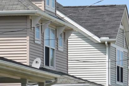 row of houses in a neighborhood