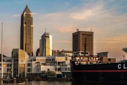 downtown lakefront skyline