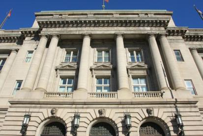 cleveland ohio city hall front of building