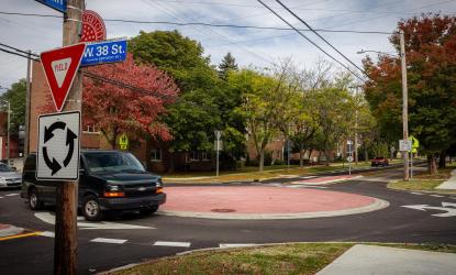 Photo of a mini-roundabout at an intersection on Franklin Boulevard.