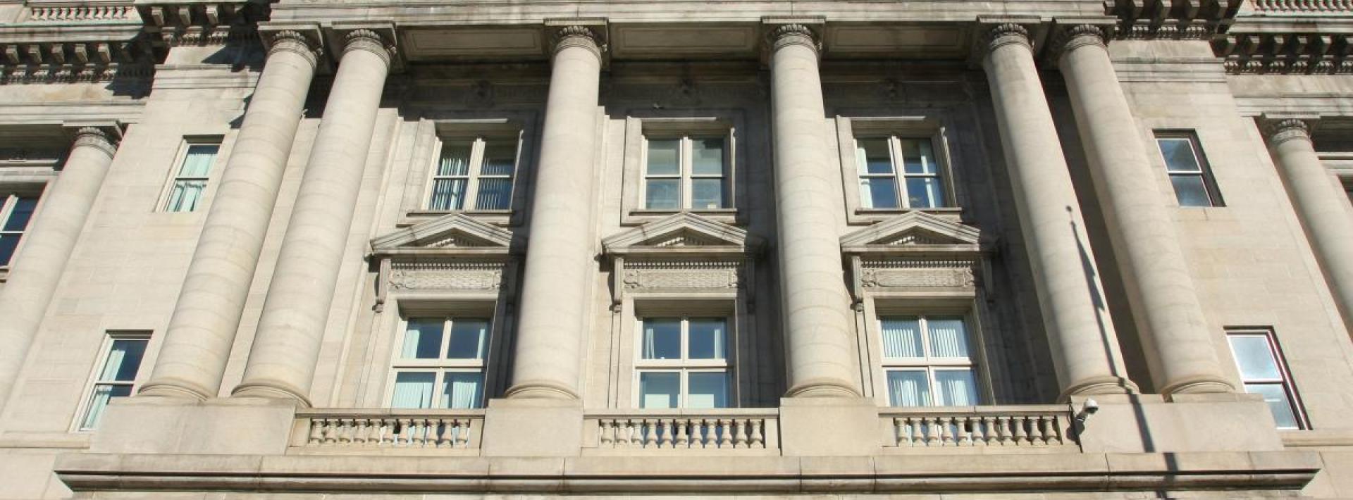 cleveland ohio city hall front of building